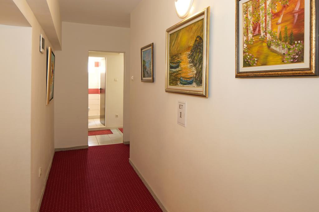 Peshev Family Hotel Nesebar Exterior photo