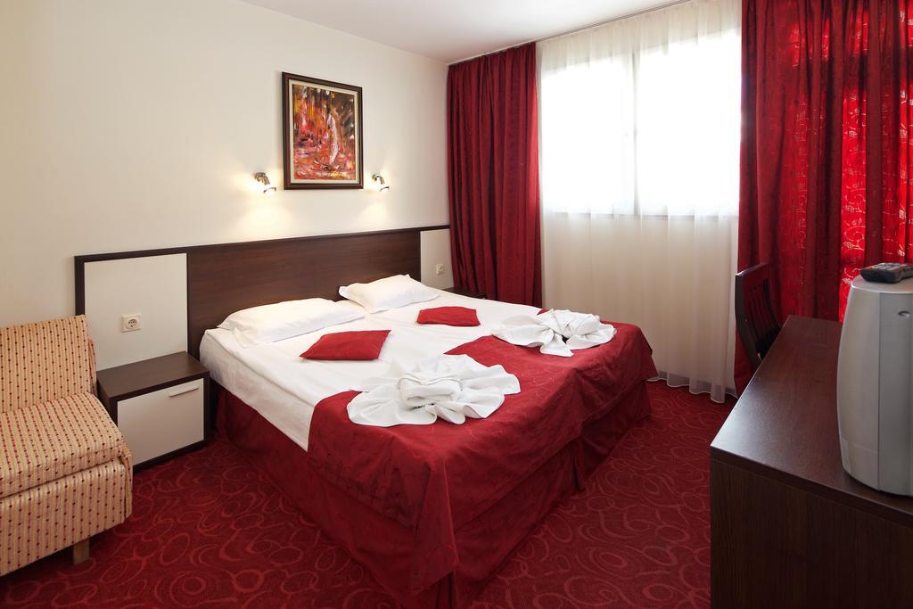 Peshev Family Hotel Nesebar Exterior photo