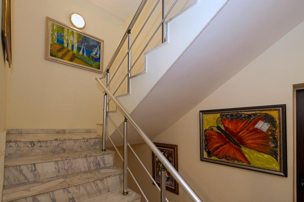 Peshev Family Hotel Nesebar Exterior photo