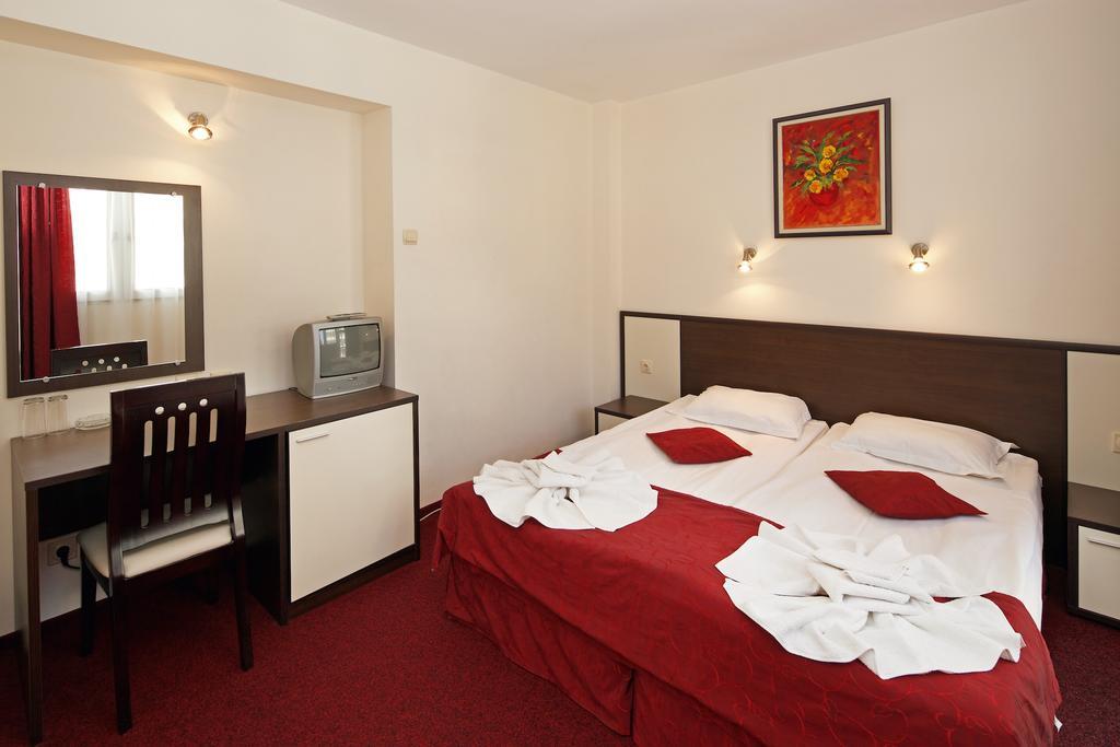 Peshev Family Hotel Nesebar Exterior photo